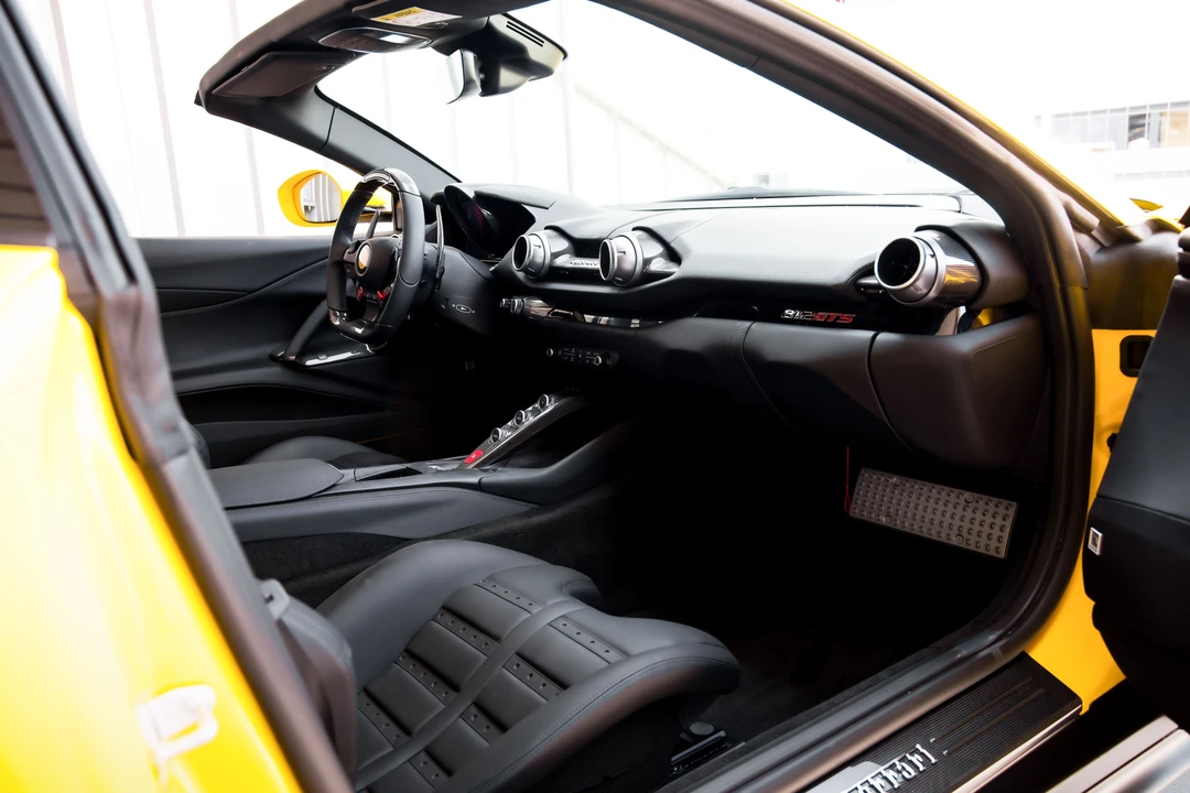 2022 Ferrari 812 GTS - Image 25 of 31