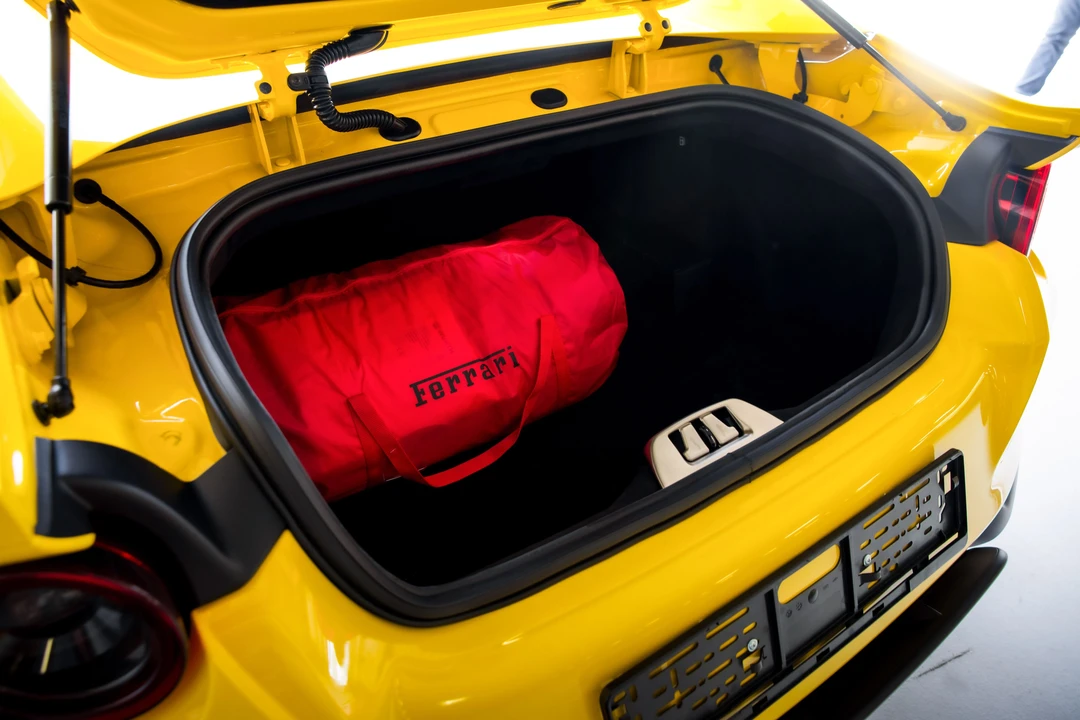 2022 Ferrari 812 GTS - Image 7 of 31