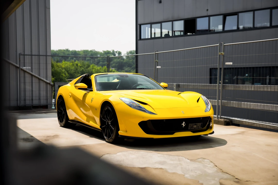 2022 Ferrari 812 GTS - Image 5 of 31