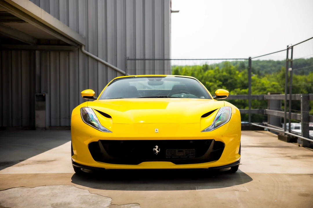 2022 Ferrari 812 GTS - Image 21 of 31