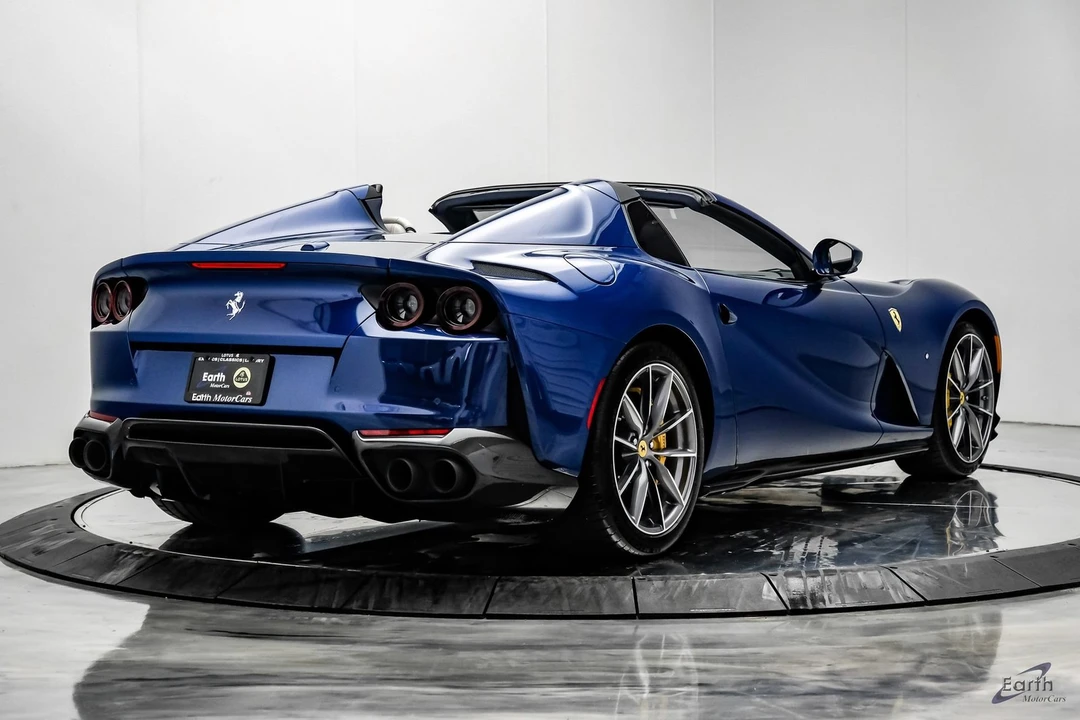 2022 Ferrari 812 GTS - Image 21 of 31