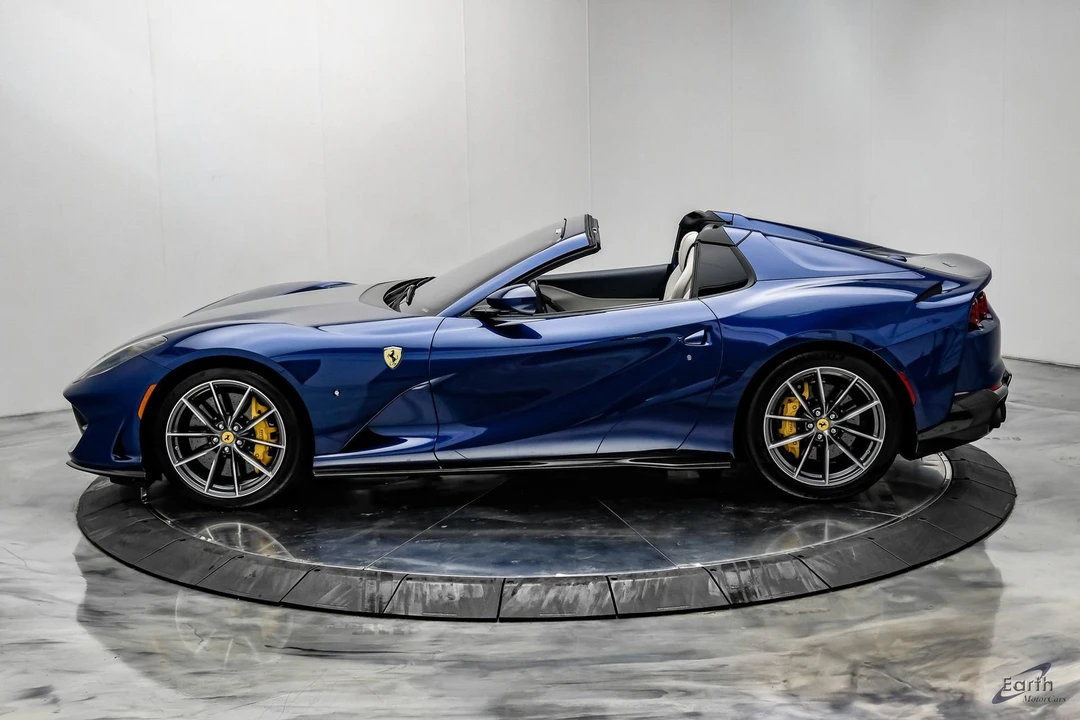 2022 Ferrari 812 GTS - Image 9 of 31