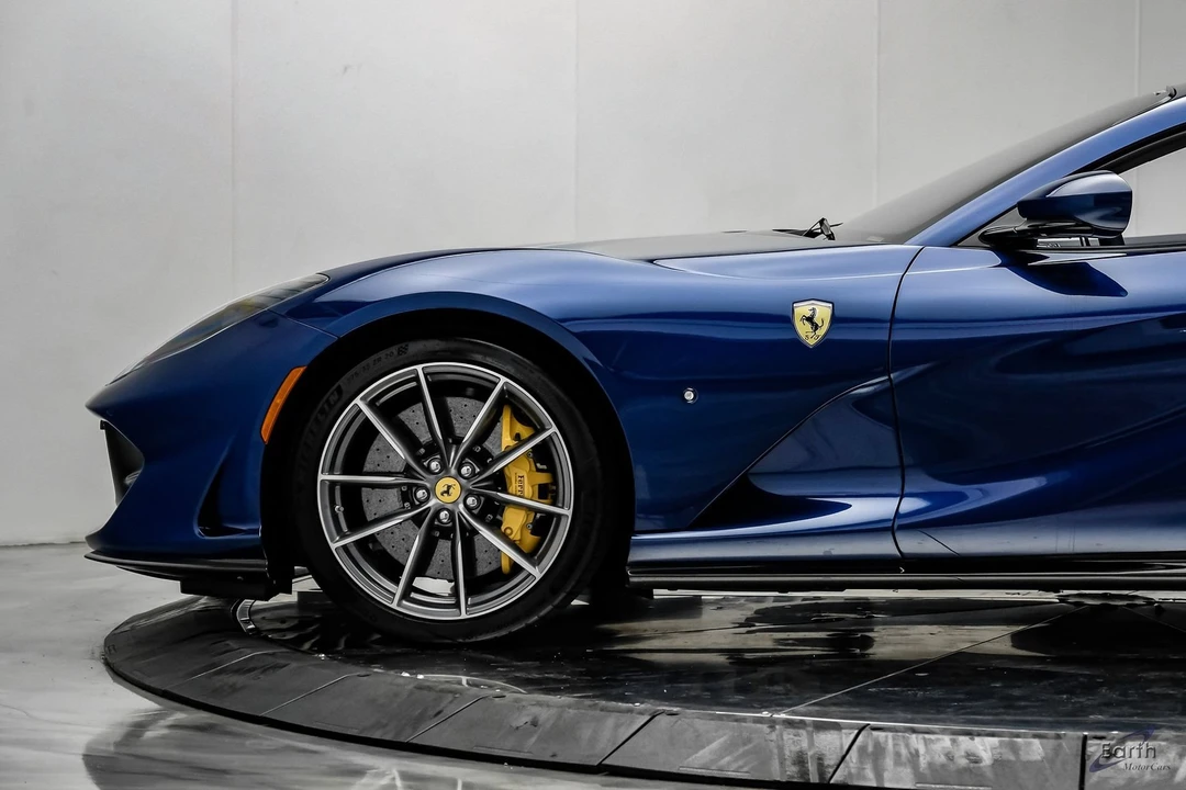2022 Ferrari 812 GTS - Image 11 of 31