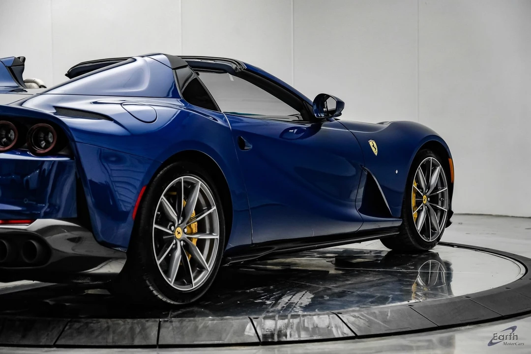 2022 Ferrari 812 GTS - Image 25 of 31