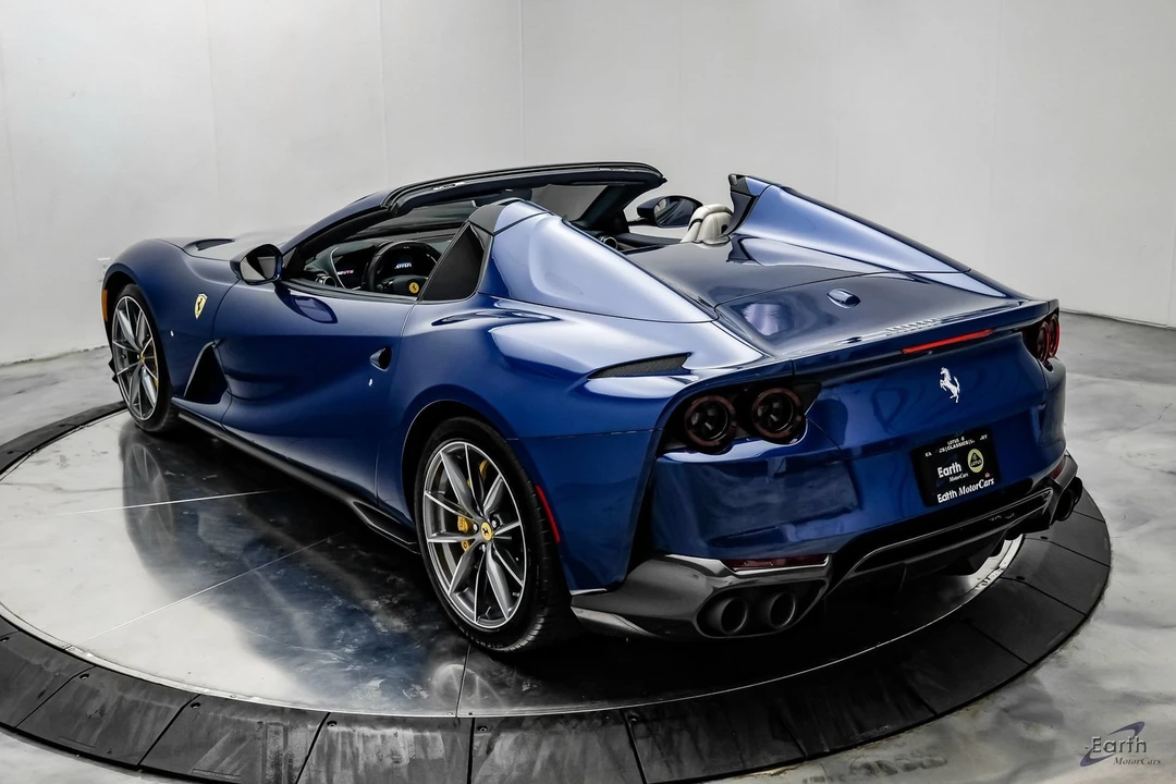 2022 Ferrari 812 GTS - Image 15 of 31
