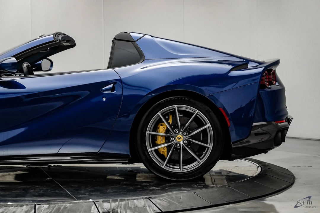 2022 Ferrari 812 GTS - Image 12 of 31