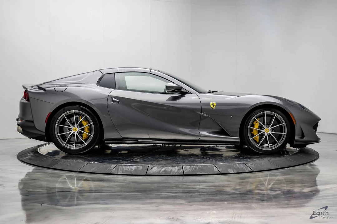 2022 Ferrari 812 GTS - Image 27 of 31