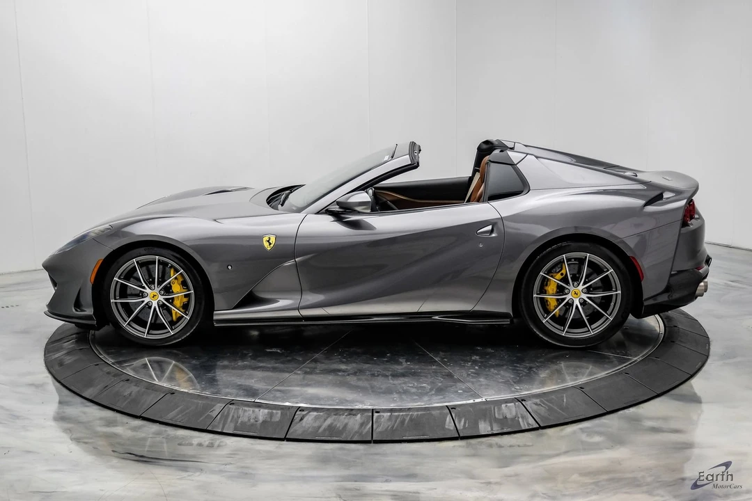 2022 Ferrari 812 GTS - Image 9 of 31