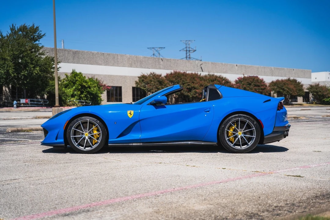 2022 Ferrari 812 GTS - Image 23 of 31