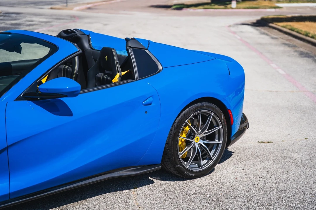 2022 Ferrari 812 GTS - Image 31 of 31