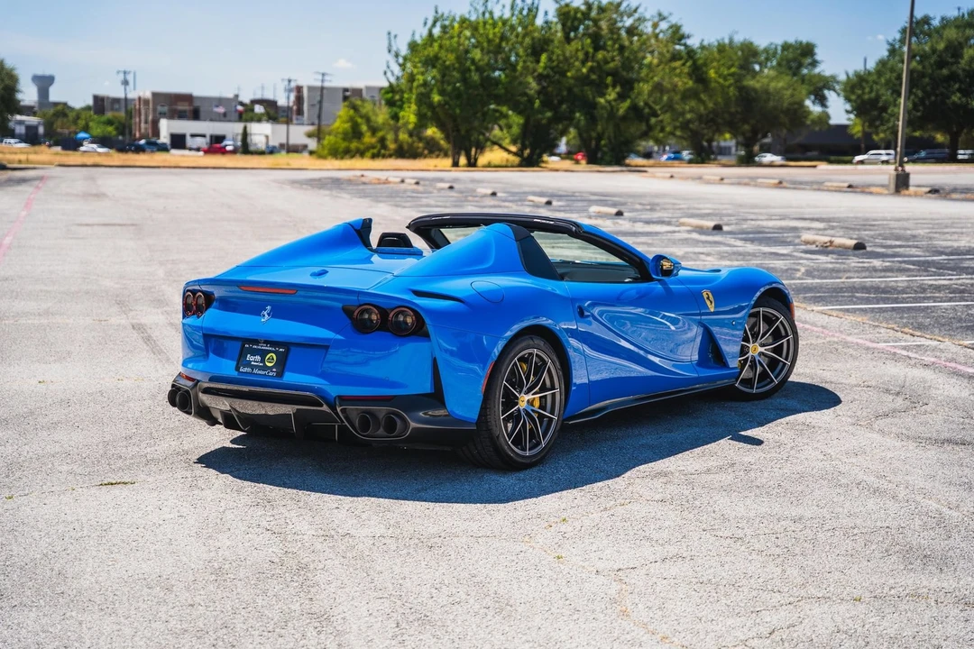 2022 Ferrari 812 GTS - Image 16 of 31