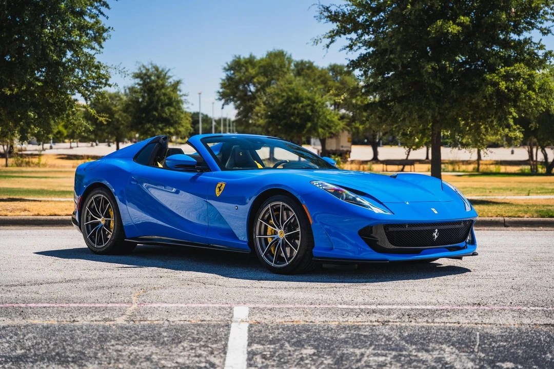 2022 Ferrari 812 GTS - Image 10 of 31