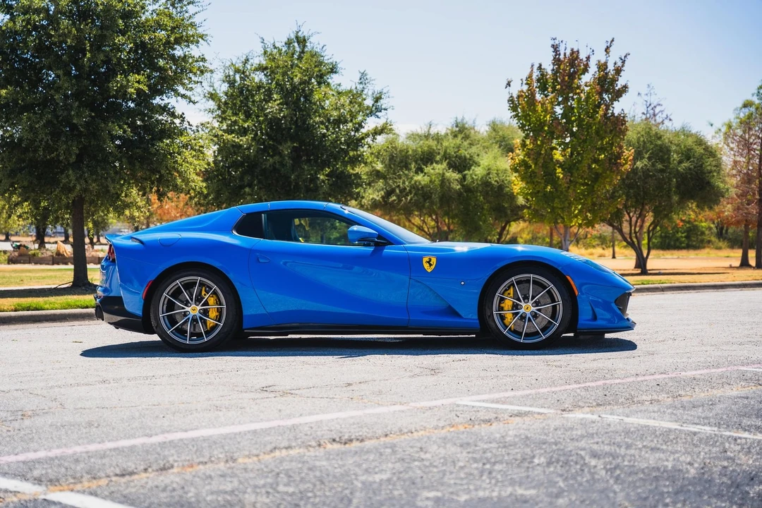 2022 Ferrari 812 GTS - Image 12 of 31