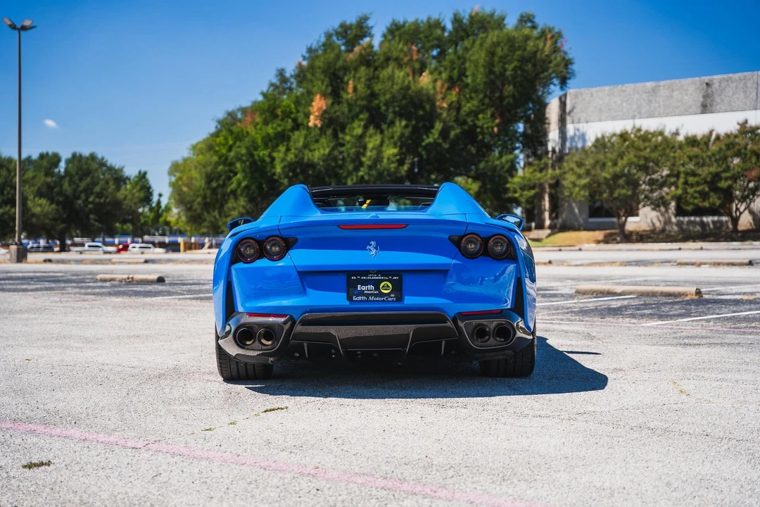 2022 Ferrari 812 GTS - Image 19 of 31