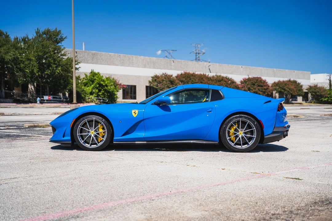 2022 Ferrari 812 GTS - Image 25 of 31