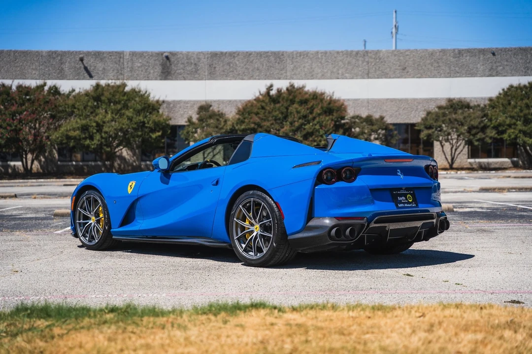 2022 Ferrari 812 GTS - Image 21 of 31