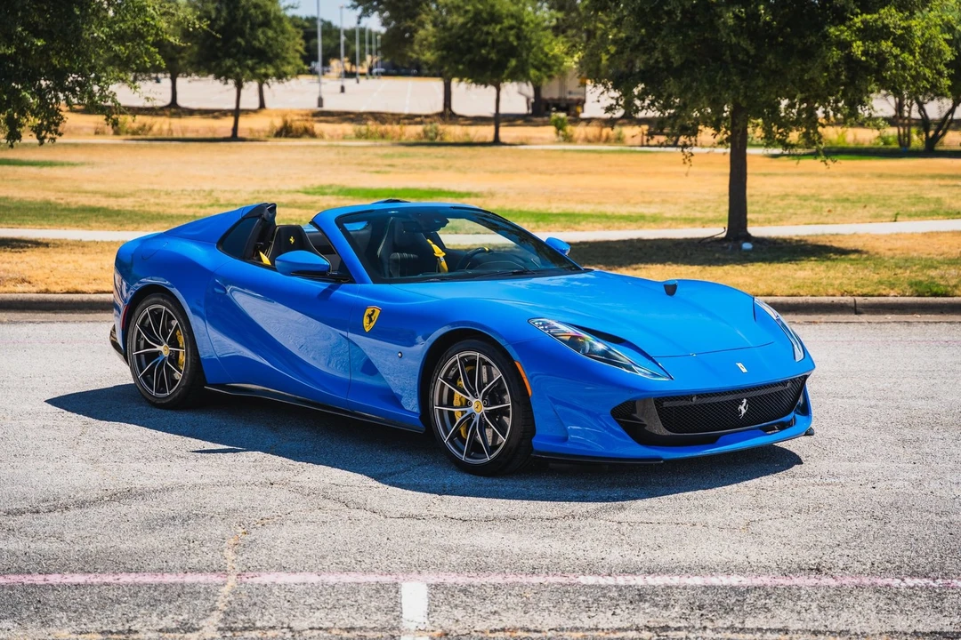 2022 Ferrari 812 GTS - Image 9 of 31