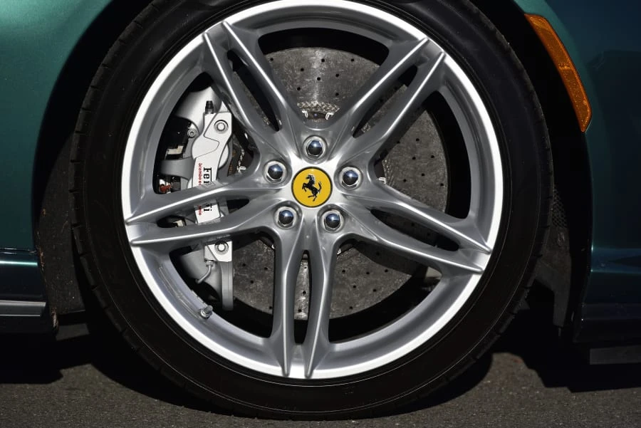 2022 Ferrari 812 GTS - Image 15 of 31