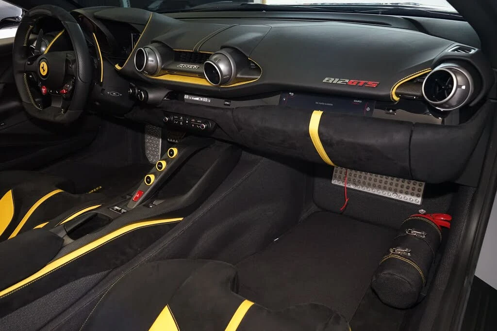 2022 Ferrari 812 GTS - Image 14 of 31