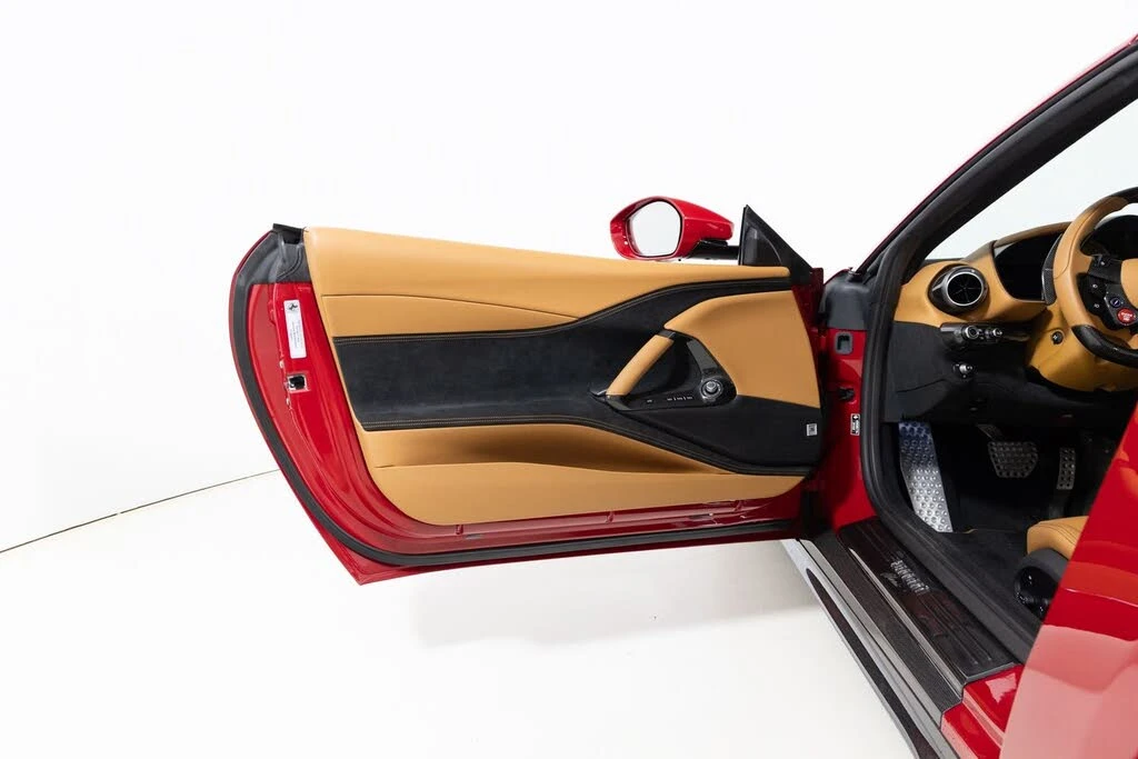 2022 Ferrari 812 GTS - Image 16 of 31