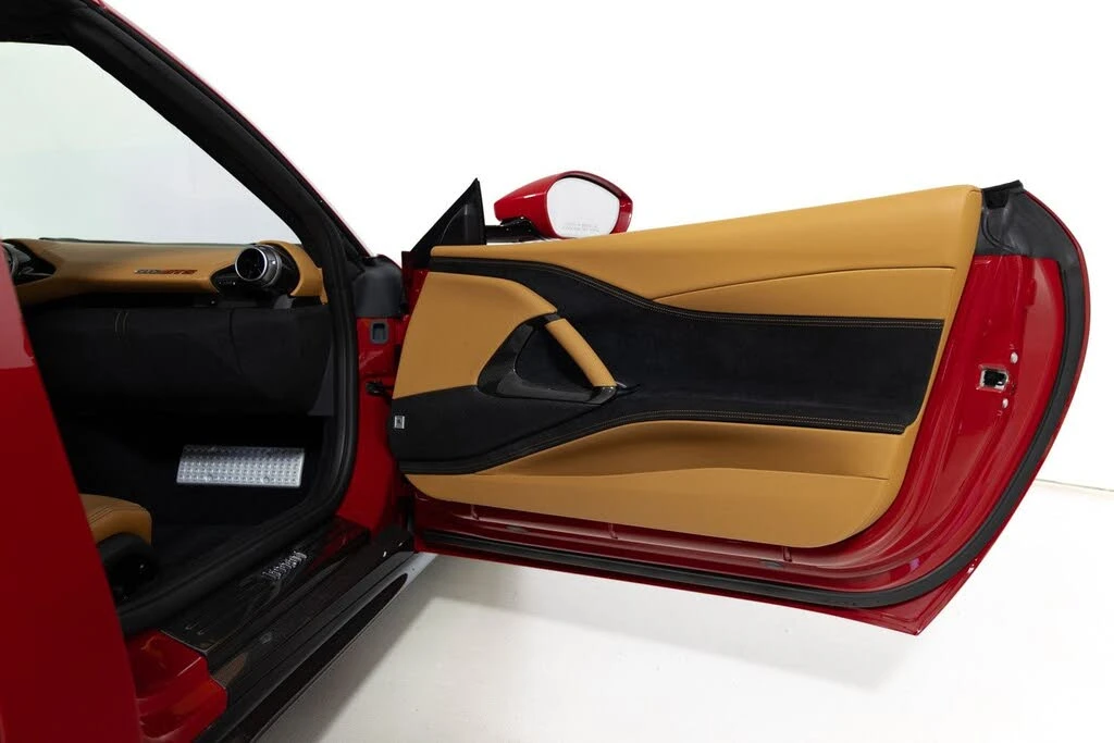 2022 Ferrari 812 GTS - Image 29 of 31