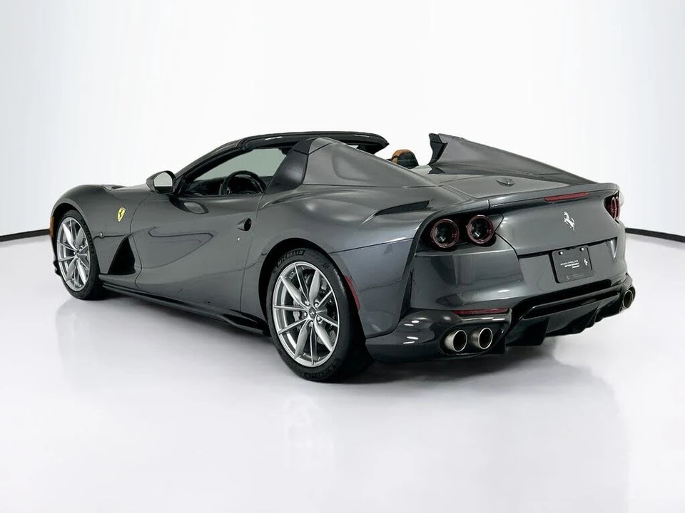 2022 Ferrari 812 GTS - Image 7 of 31
