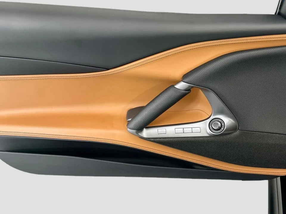 2022 Ferrari 812 GTS - Image 28 of 31