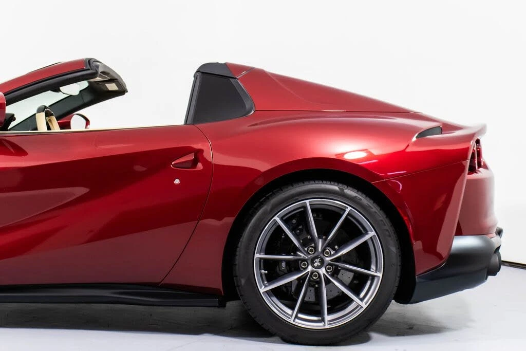 2022 Ferrari 812 GTS - Image 27 of 31