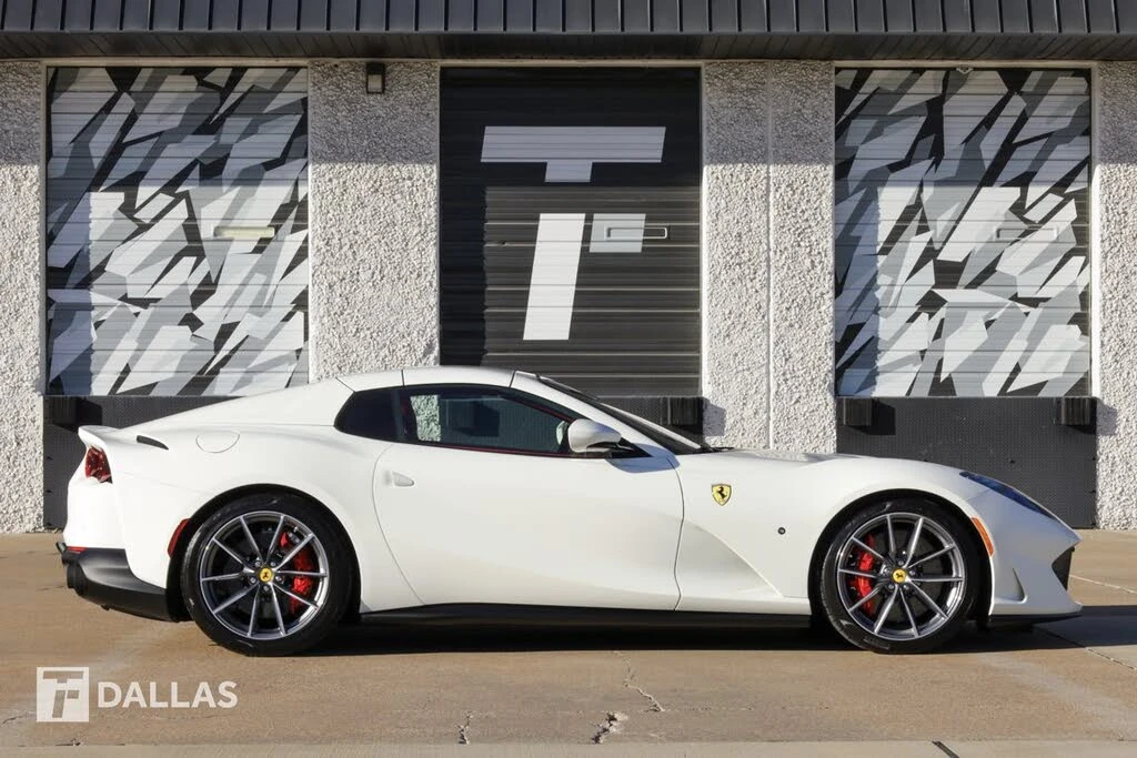 2022 Ferrari 812 GTS - Image 17 of 31
