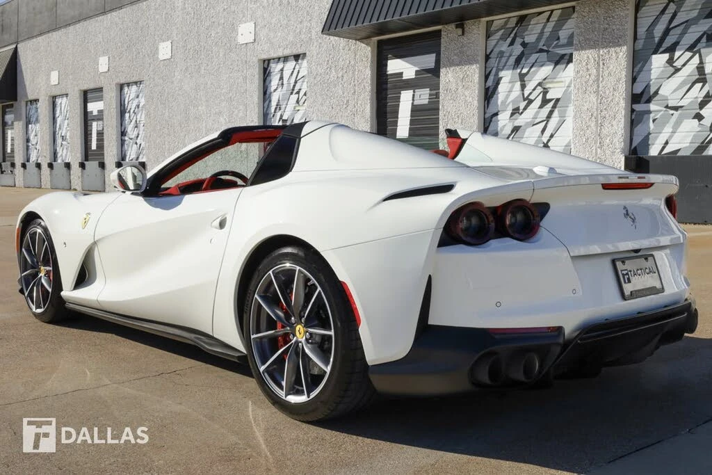 2022 Ferrari 812 GTS - Image 11 of 31