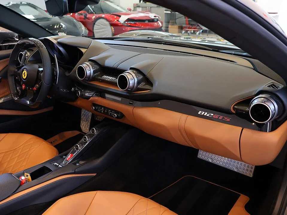 2022 Ferrari 812 GTS - Image 19 of 31