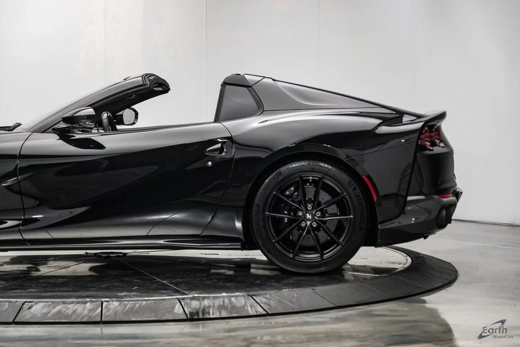 2022 Ferrari 812 GTS - Image 12 of 31