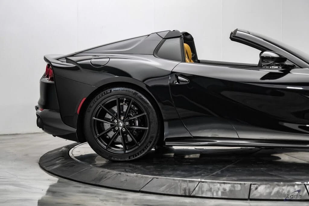 2022 Ferrari 812 GTS - Image 28 of 31