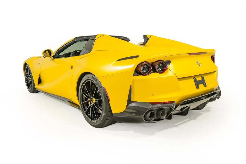 2022 Ferrari 812 GTS - Image 16 of 31