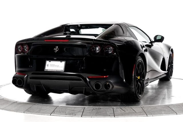 2022 Ferrari 812 GTS - Image 11 of 31