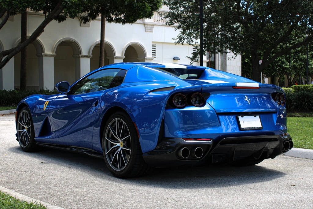 2022 Ferrari 812 GTS - Image 27 of 31