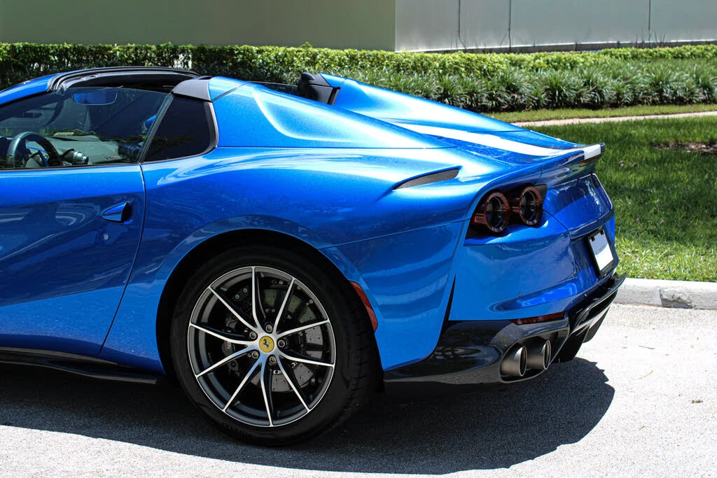 2022 Ferrari 812 GTS - Image 26 of 31