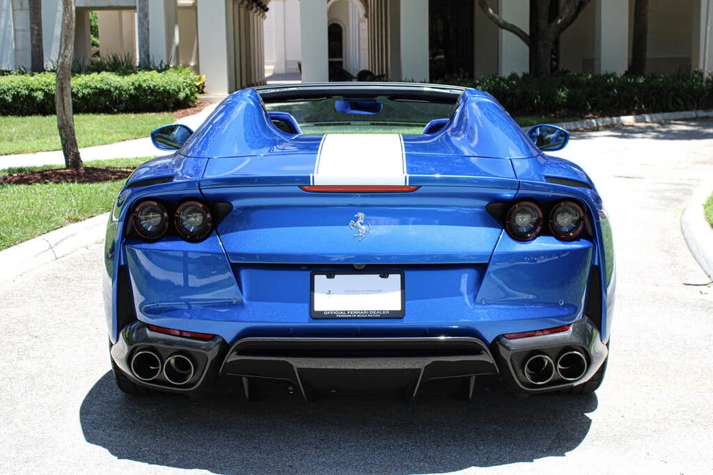 2022 Ferrari 812 GTS - Image 8 of 31