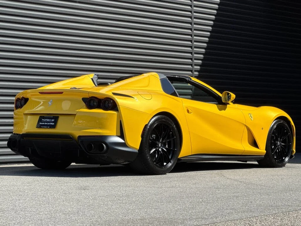 2022 Ferrari 812 GTS - Image 8 of 31