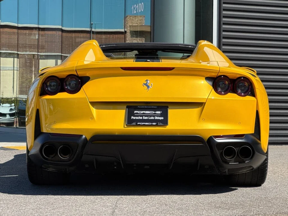 2022 Ferrari 812 GTS - Image 7 of 31