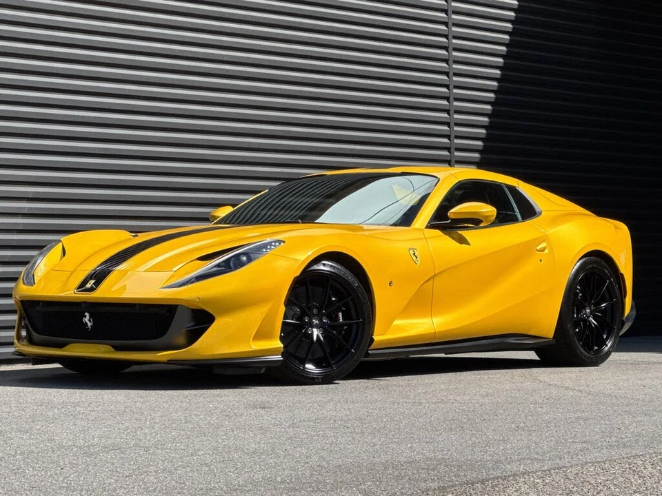 2022 Ferrari 812 GTS - Image 12 of 31