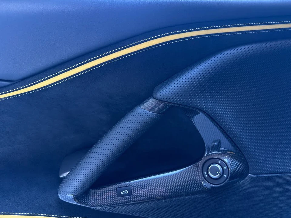 2022 Ferrari 812 GTS - Image 13 of 31