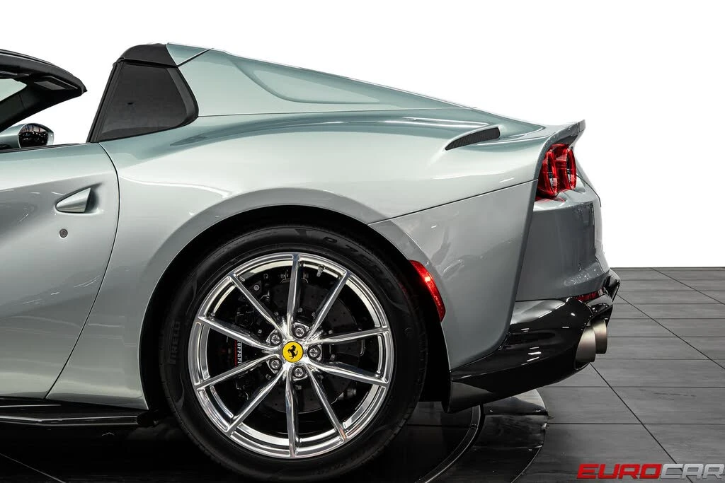 2022 Ferrari 812 GTS - Image 21 of 31