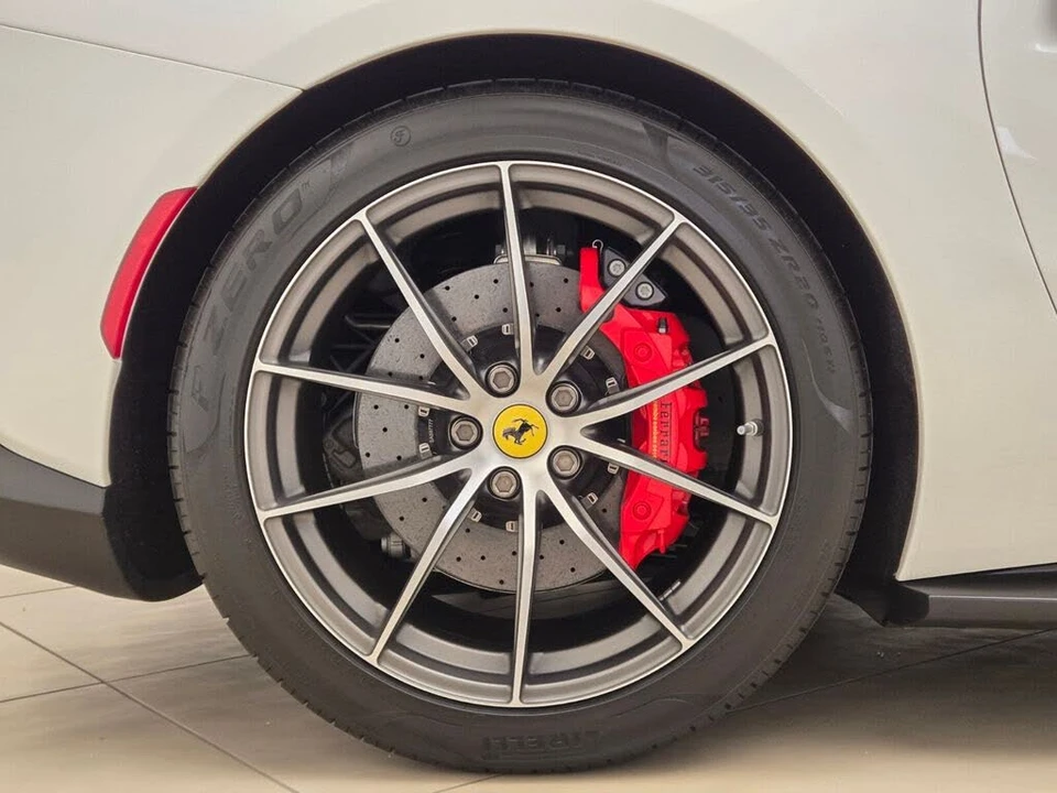 2022 Ferrari 812 GTS - Image 7 of 31