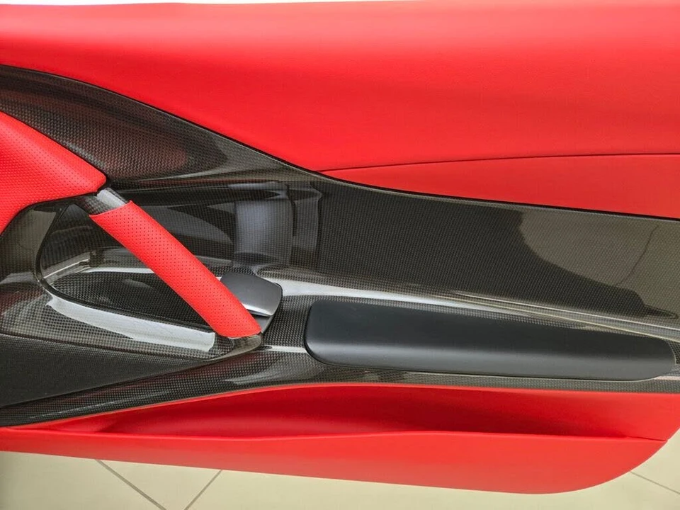 2022 Ferrari 812 GTS - Image 27 of 31