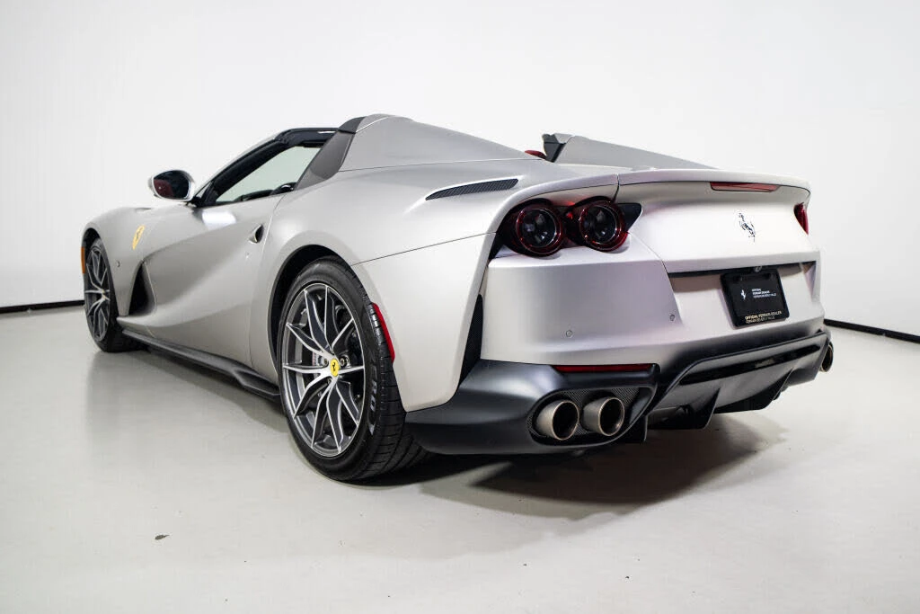 2022 Ferrari 812 GTS - Image 7 of 31
