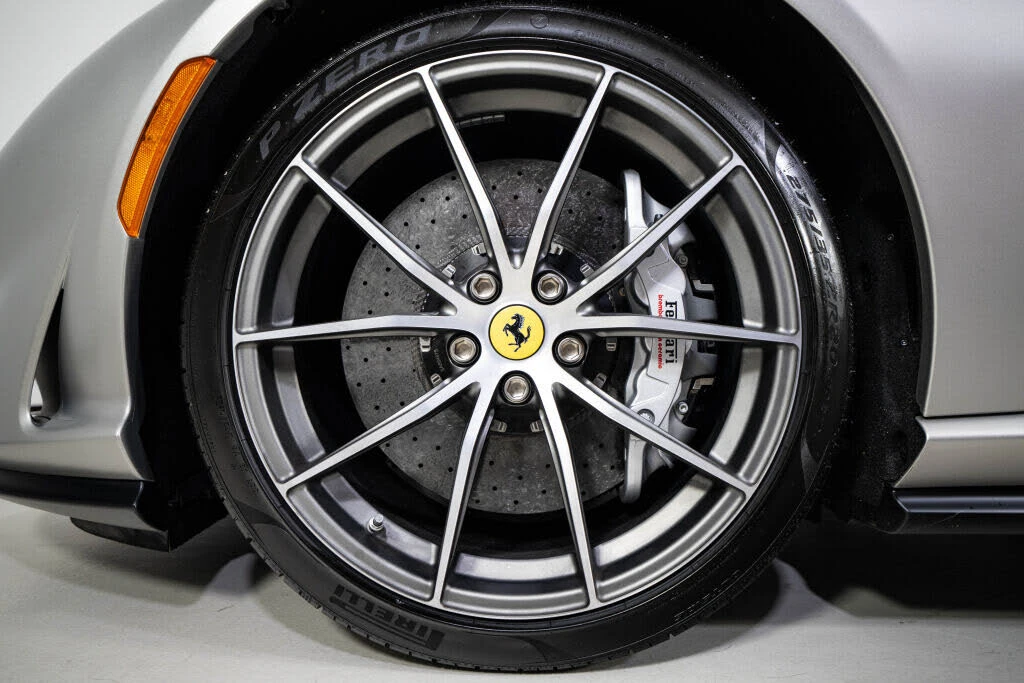 2022 Ferrari 812 GTS - Image 14 of 31