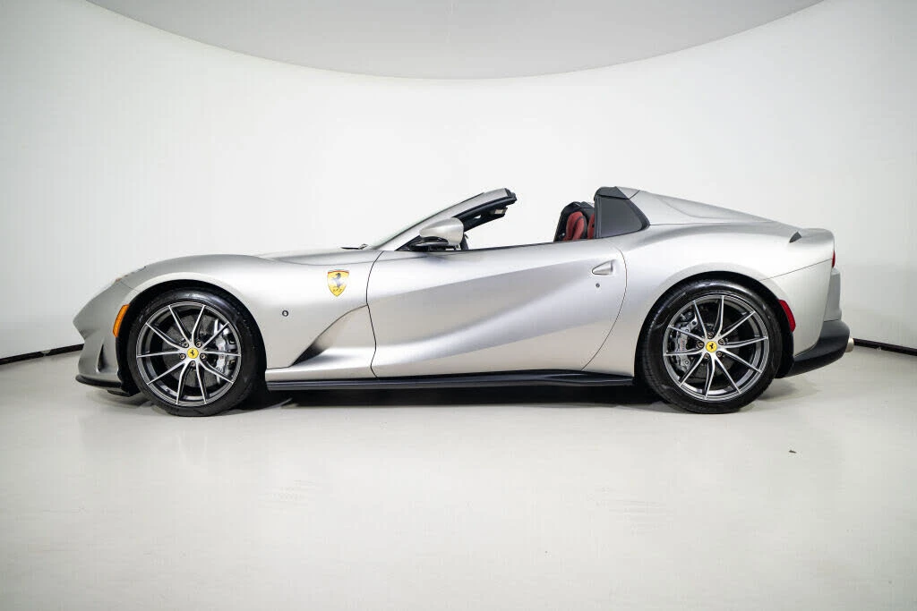 2022 Ferrari 812 GTS - Image 13 of 31
