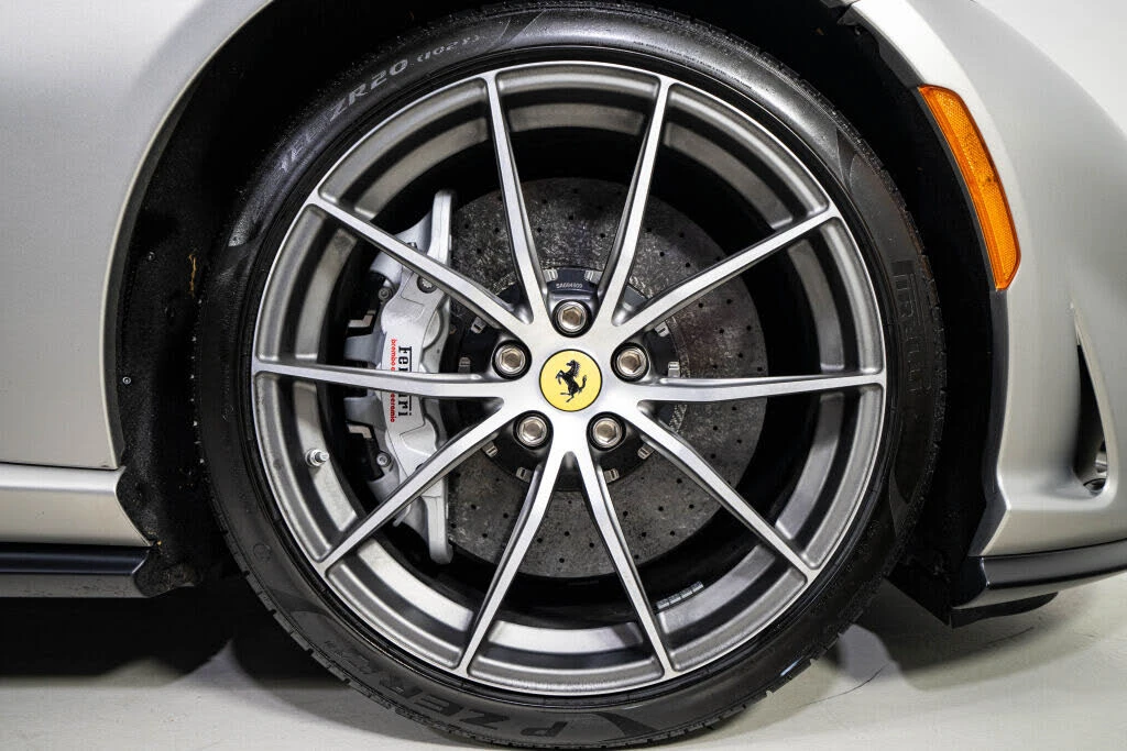 2022 Ferrari 812 GTS - Image 19 of 31