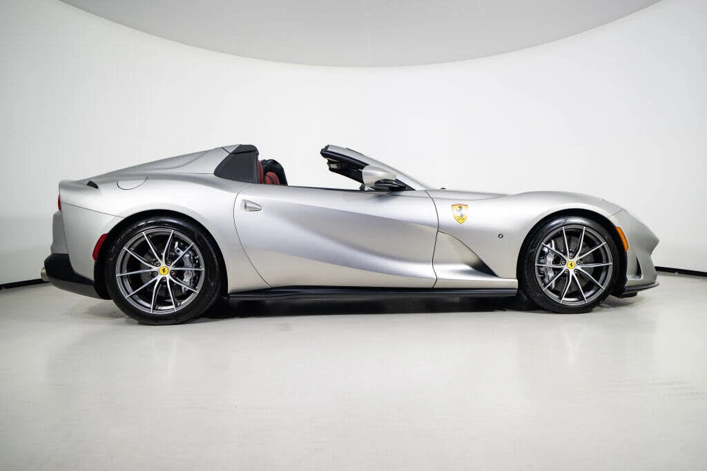 2022 Ferrari 812 GTS - Image 17 of 31